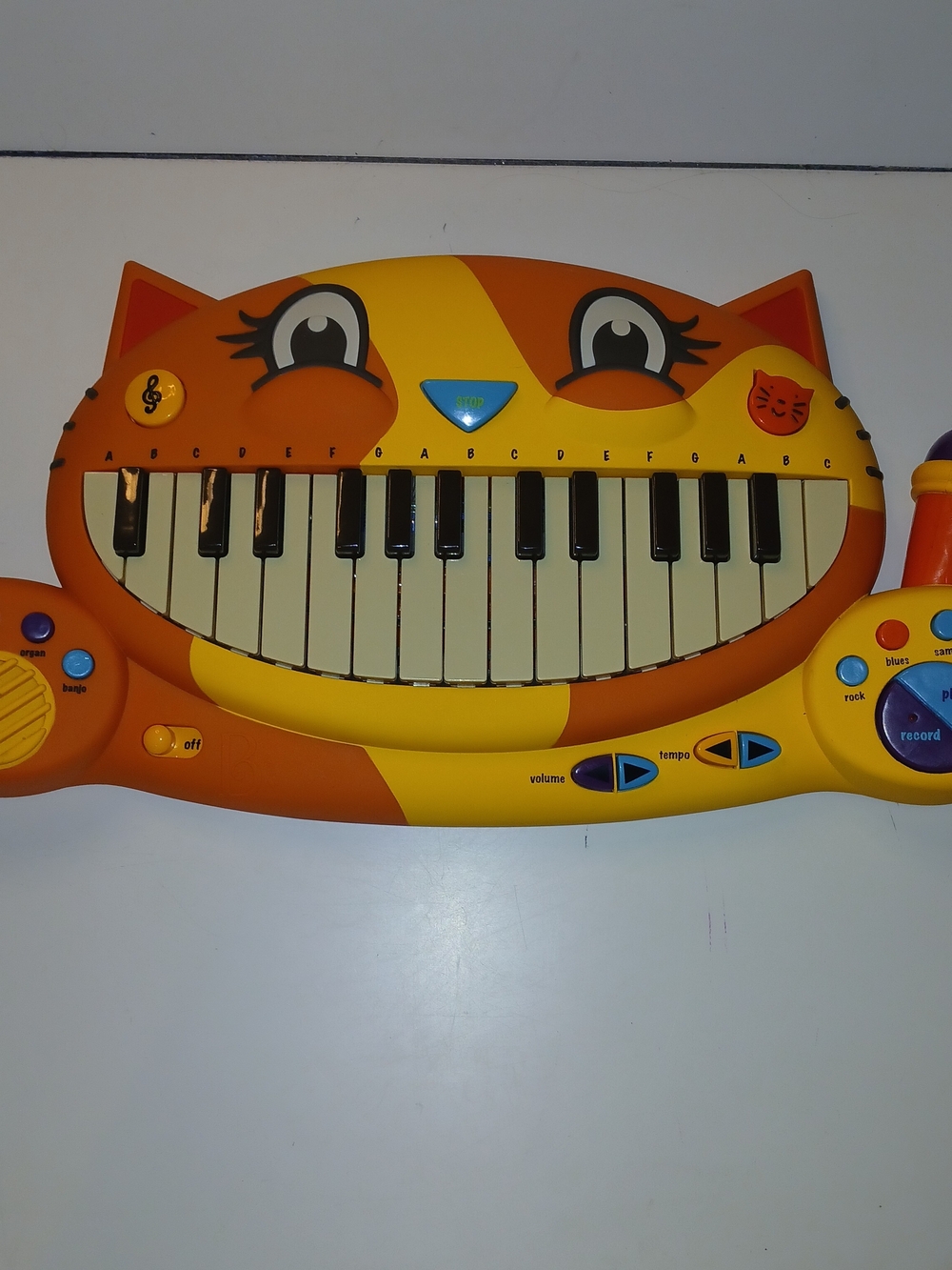 B. toys Meowsic Interactive Cat Piano by Battat